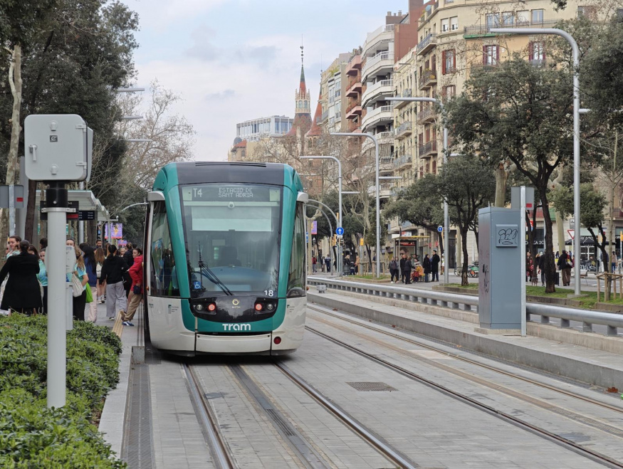 Xiaomi 17 Ultra (4,3×, 100 mm) Xiaomi 17 Ultra (4,3×, 100 mm)