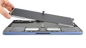 MacBook Neo v rozborce MacBook Neo v rozborce