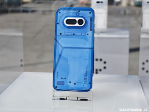 Nothing Phone (4a) v modré barvě Nothing Phone (4a) v modré barvě