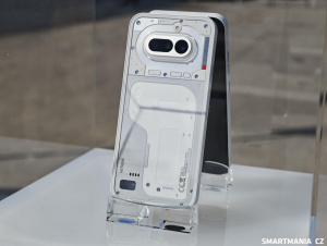 Nothing Phone (4a) v bílé barvě Nothing Phone (4a) v bílé barvě