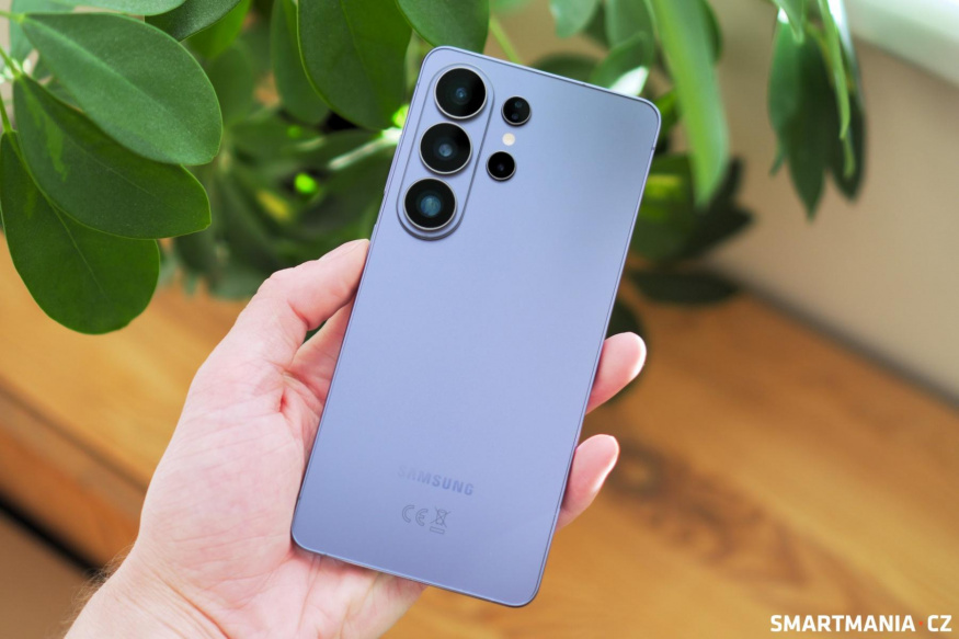 Samsung Galaxy S26 Ultra v ruce redaktora Samsung Galaxy S26 Ultra v ruce redaktora