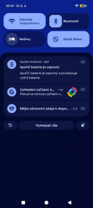 Modrá je svěží změnou po letech fádní šedivé Modrá je svěží změnou po letech fádní šedivé