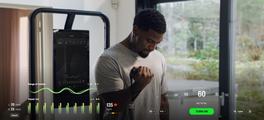 Na displeji během cvičení vidíte celou řadu důležitých metrik a údajů Na displeji během cvičení vidíte celou řadu důležitých metrik a údajů