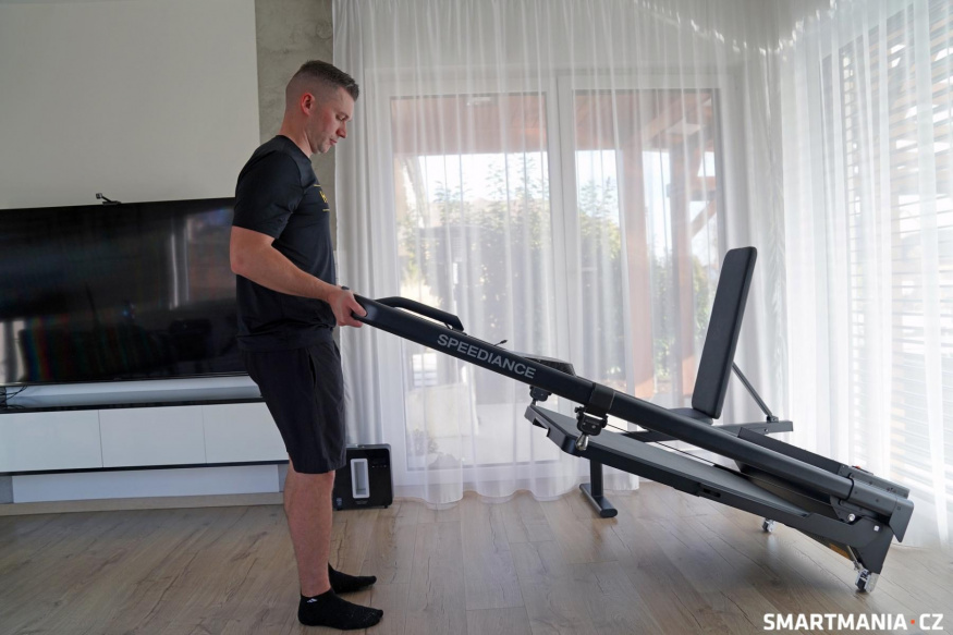 Přemístění stroje do jiné místnosti je práce na pár desítek sekund Přemístění stroje do jiné místnosti je práce na pár desítek sekund