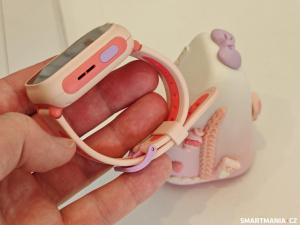 TCL Tbot: chytré dětské hodinky se stojánkem a AI TCL Tbot: chytré dětské hodinky se stojánkem a AI