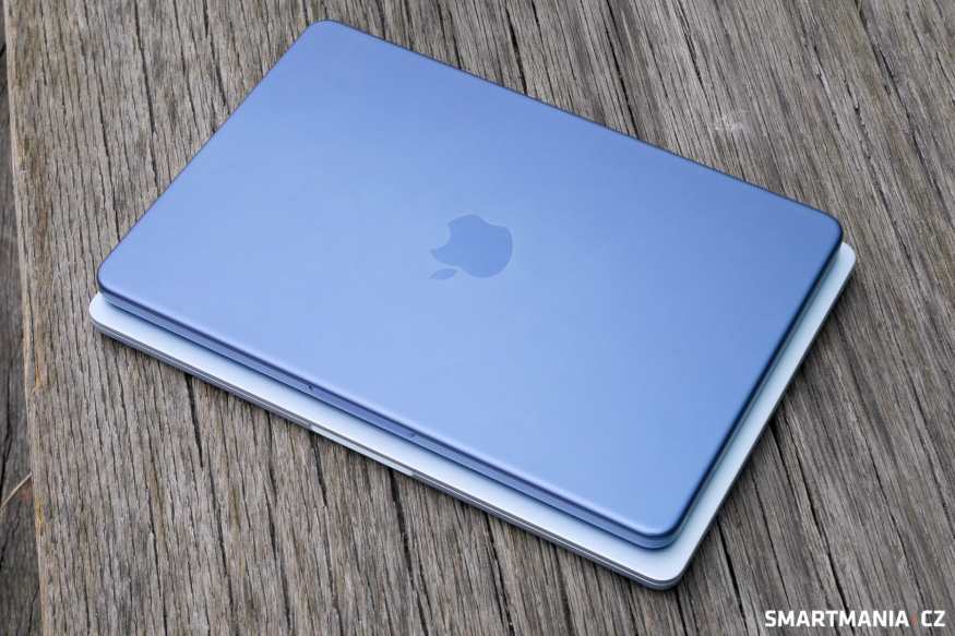 MacBook Neo (nahoře) a MacBook Air (pod ním) MacBook Neo (nahoře) a MacBook Air (pod ním)