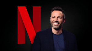 Ben Affleck s logem Netflixu v zádech (ilustrační obrázek)