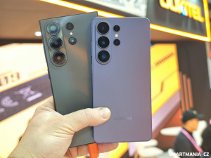 Aby nedošlo ke zmatení: vlevo Oukitel, napravo skutečný Samsung Aby nedošlo ke zmatení: vlevo Oukitel, napravo skutečný Samsung