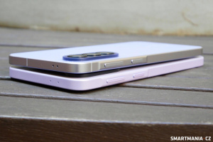 Na první pohled poznáte rozdíl pouze v kovovém, respektive plastovém rámečku Na první pohled poznáte rozdíl pouze v kovovém, respektive plastovém rámečku