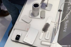 K dalším modulům patří mikrofon, peněženka nebo akční kamerka K dalším modulům patří mikrofon, peněženka nebo akční kamerka