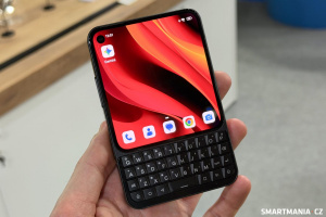 Obrazovka má úhlopříčku 4,04 Obrazovka má úhlopříčku 4,04″