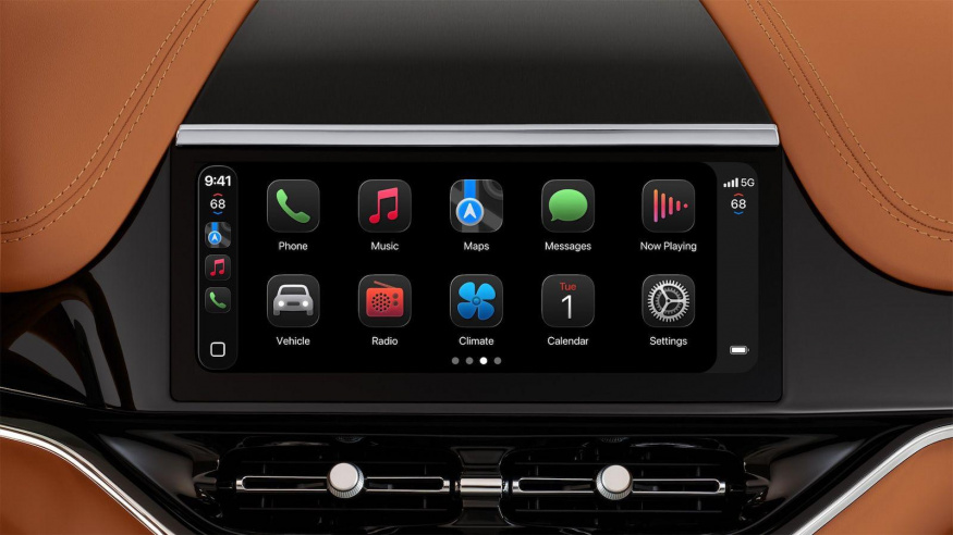 CarPlay Ultra ve vozidle Aston Martin