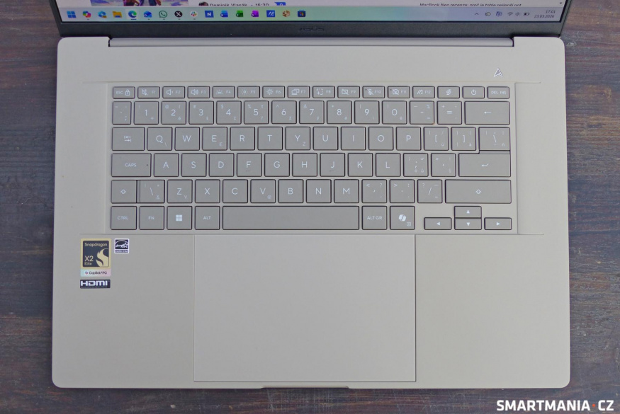 Klávesnice počítače Asus Zenbook A16