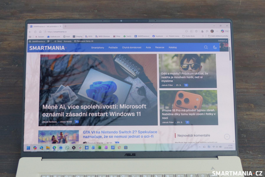 Displej počítače Asus Zenbook A16