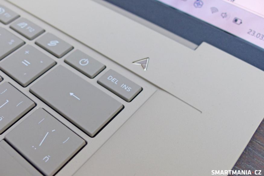 Klávesnice počítače Asus Zenbook A16