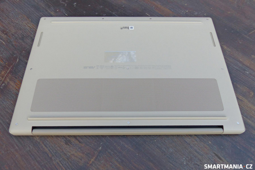 Asus Zenbook A16 zespodu