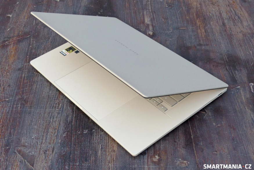 Asus Zenbook A16 2026 31