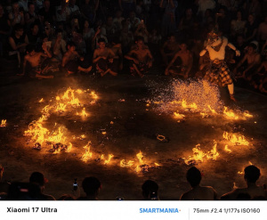 Kecak Dance, 3,2× zoom Kecak Dance, 3,2× zoom
