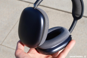 Pohled na AirPods Max 2 ze všech stran