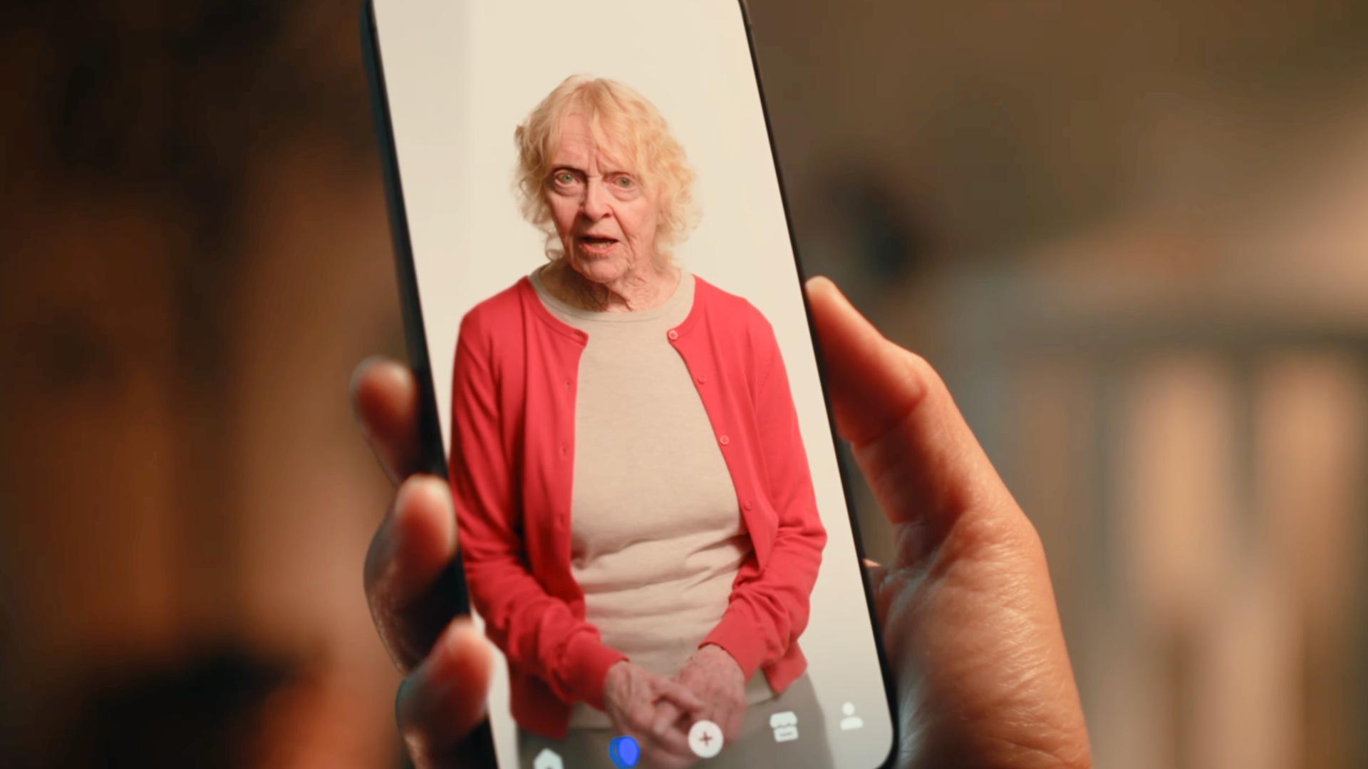 Hologram zesnulé matky podle čínské firmy 2wai