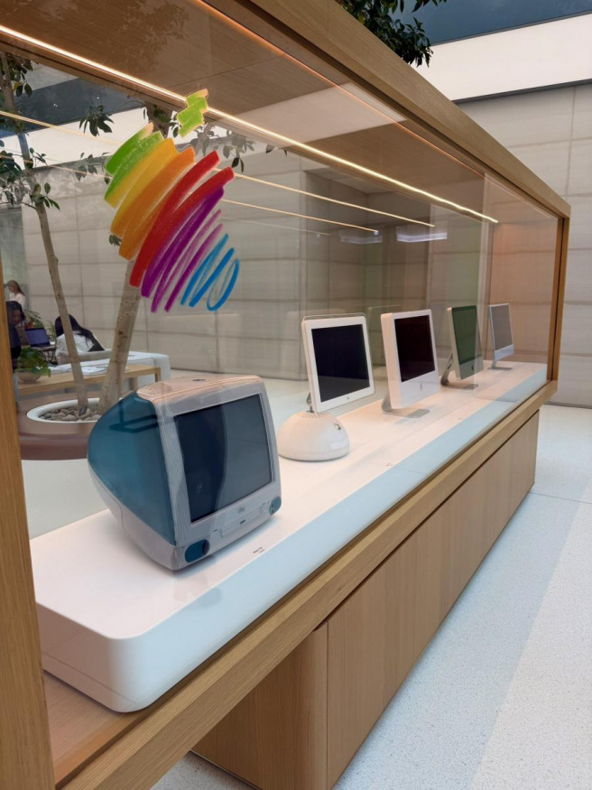 Výstava počítačů iMac Výstava počítačů iMac