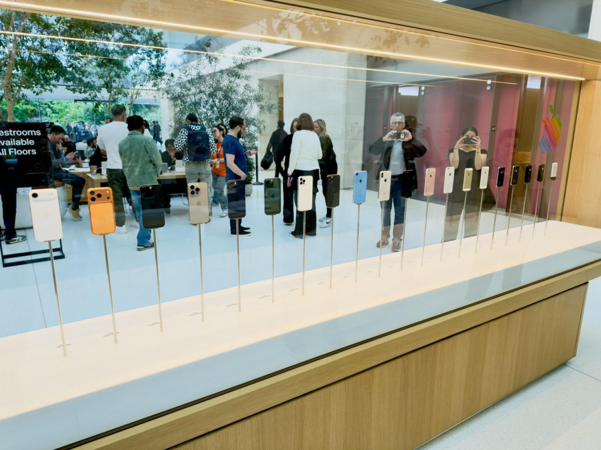 Výstava smartphonů iPhone Výstava smartphonů iPhone