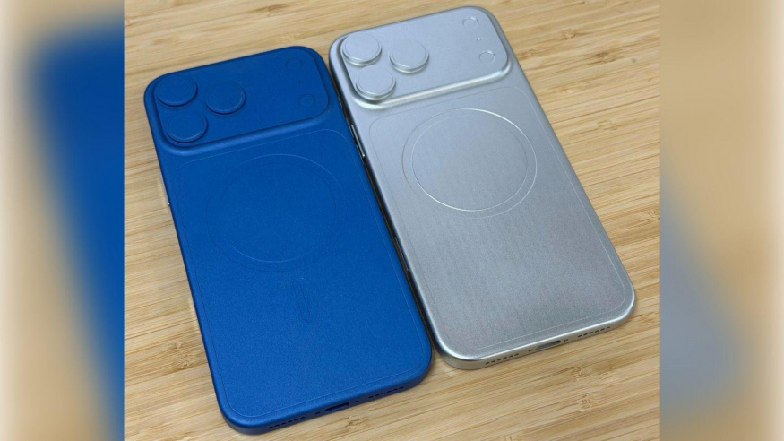 Porovnání maket iPhonu 17 Pro Max a iPhonu 18 Pro Max