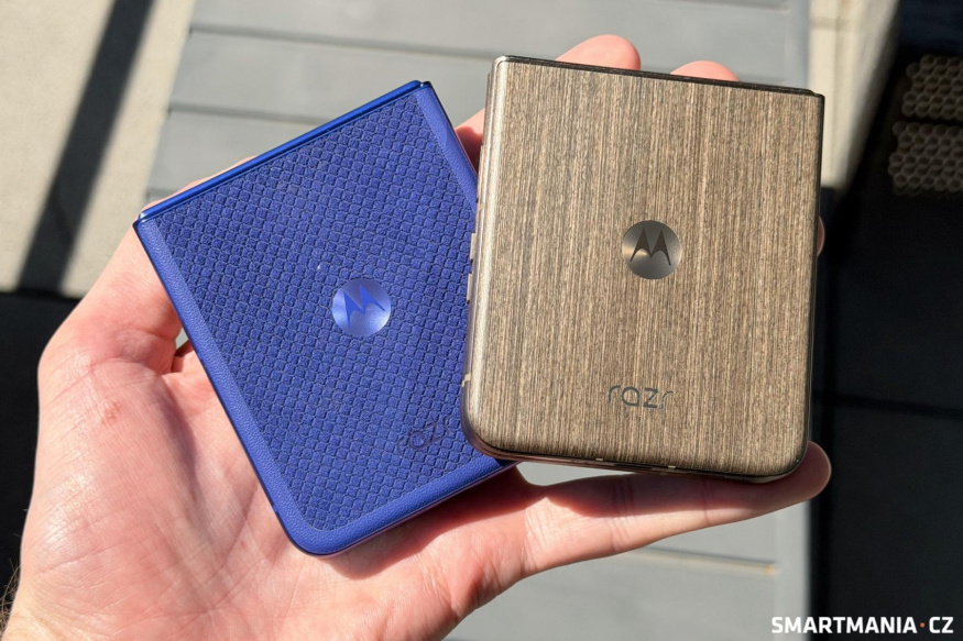 Motorola Razr 70 Ultra ve dvou barevných variantách