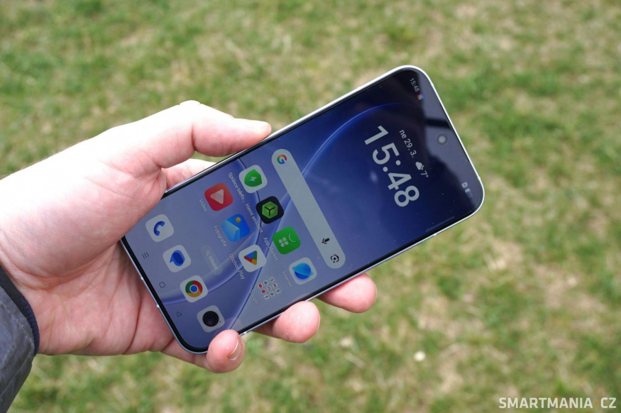Oppo Reno 15 Pro 5G v ruce redaktora
