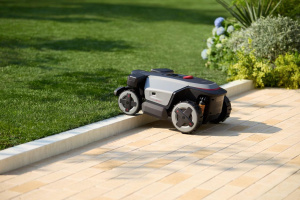 Robotická sekačka RockMow Z1 Robotická sekačka RockMow Z1