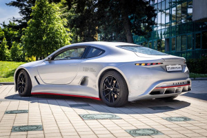 Prototyp elektromobilu StudentCar Titan vyrobený ve spolupráci VŠB-TUO a UTB ve Zlíně Prototyp elektromobilu StudentCar Titan vyrobený ve spolupráci VŠB-TUO a UTB ve Zlíně