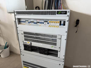 Napájecí a záložní energetická jednotka Eltek pro provoz síťové infrastruktury
