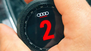 Řadící páka obohacená o chytré hodinky TickWatch 3 Pro Řadící páka obohacená o chytré hodinky TickWatch 3 Pro