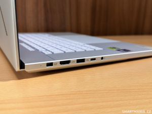 Konektory na Asus Rog Zephyrus G16 2026