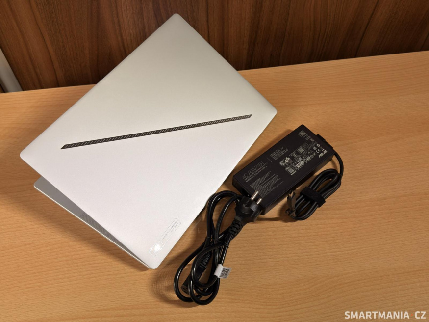Adaptér není součástí balení Asus Rog Zephyrus G16 2026
