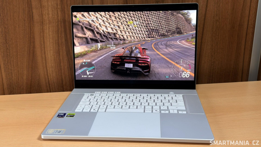 Hraní her na Asus Rog Zephyrus G16 2026