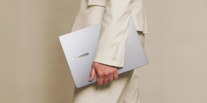 Asus ExpertBook P3 v ruce uživatele Asus ExpertBook P3 v ruce uživatele
