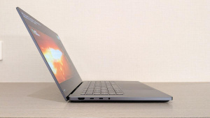 Počítač Microsoft Surface Laptop Ultra Počítač Microsoft Surface Laptop Ultra