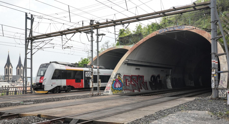 Vítkovský tunel je nově pokrytý 5G signálem (ilustrační obrázek)