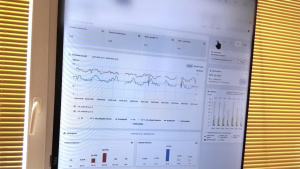 Nový přístroj pro bezkontaktní monitorování životních funkcí s pomocí AI
