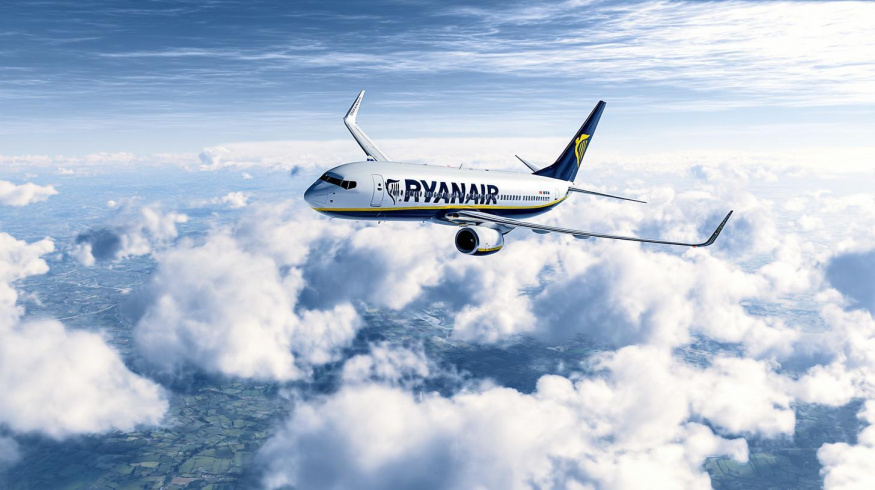 Letadlo společnosti Ryanair ve vzduchu (ilustrační obrázek) Letadlo společnosti Ryanair ve vzduchu (ilustrační obrázek)