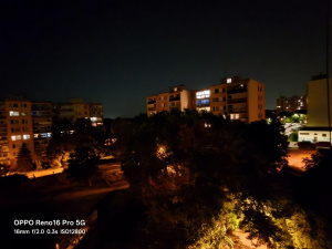 Oppo Reno 16 Pro noční snímek 0,6× zoom Oppo Reno 16 Pro noční snímek 0,6× zoom