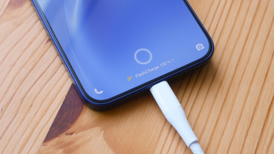 Vivo V70 FE má masivní 7000mAh baterii: otestovali