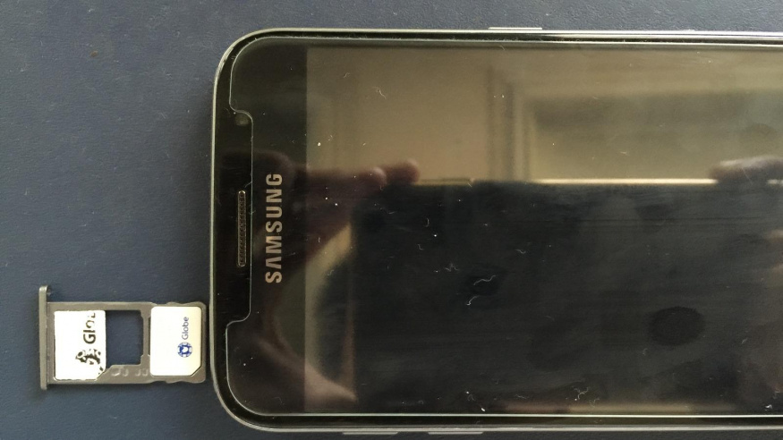 Klon telefonu Galaxy S7 s vytaženým dual SIM slotem