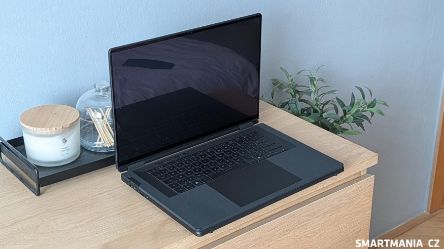Asus ROG Zephyrus Duo GX651 Asus ROG Zephyrus Duo GX651