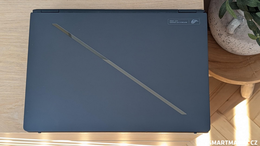 Asus ROG Zephyrus Duo GX651 Asus ROG Zephyrus Duo GX651