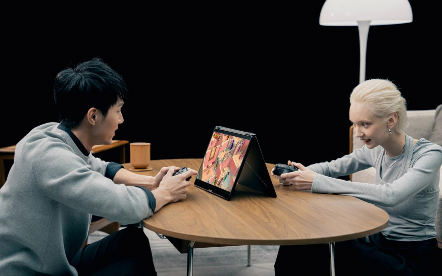 Asus ROG Zephyrus Duo GX651 Asus ROG Zephyrus Duo GX651