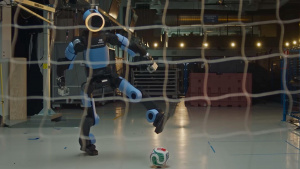 Lepší než Ronaldo? Humanoidní roboti v Číně předvedli neuvěřitelnou show