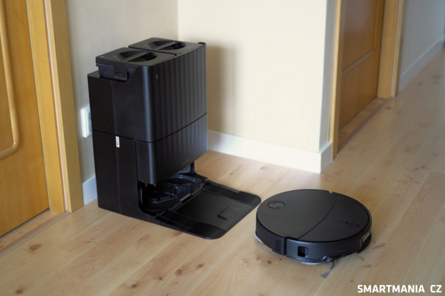Vysavač zajíždí do stanice