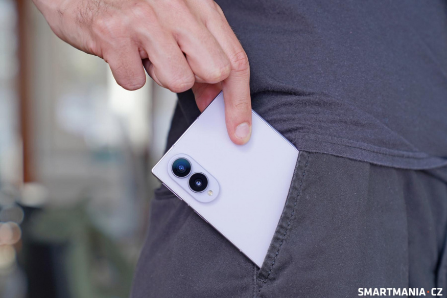 Samsung Galaxy Fold 8 v kapse Samsung Galaxy Fold 8 v kapse